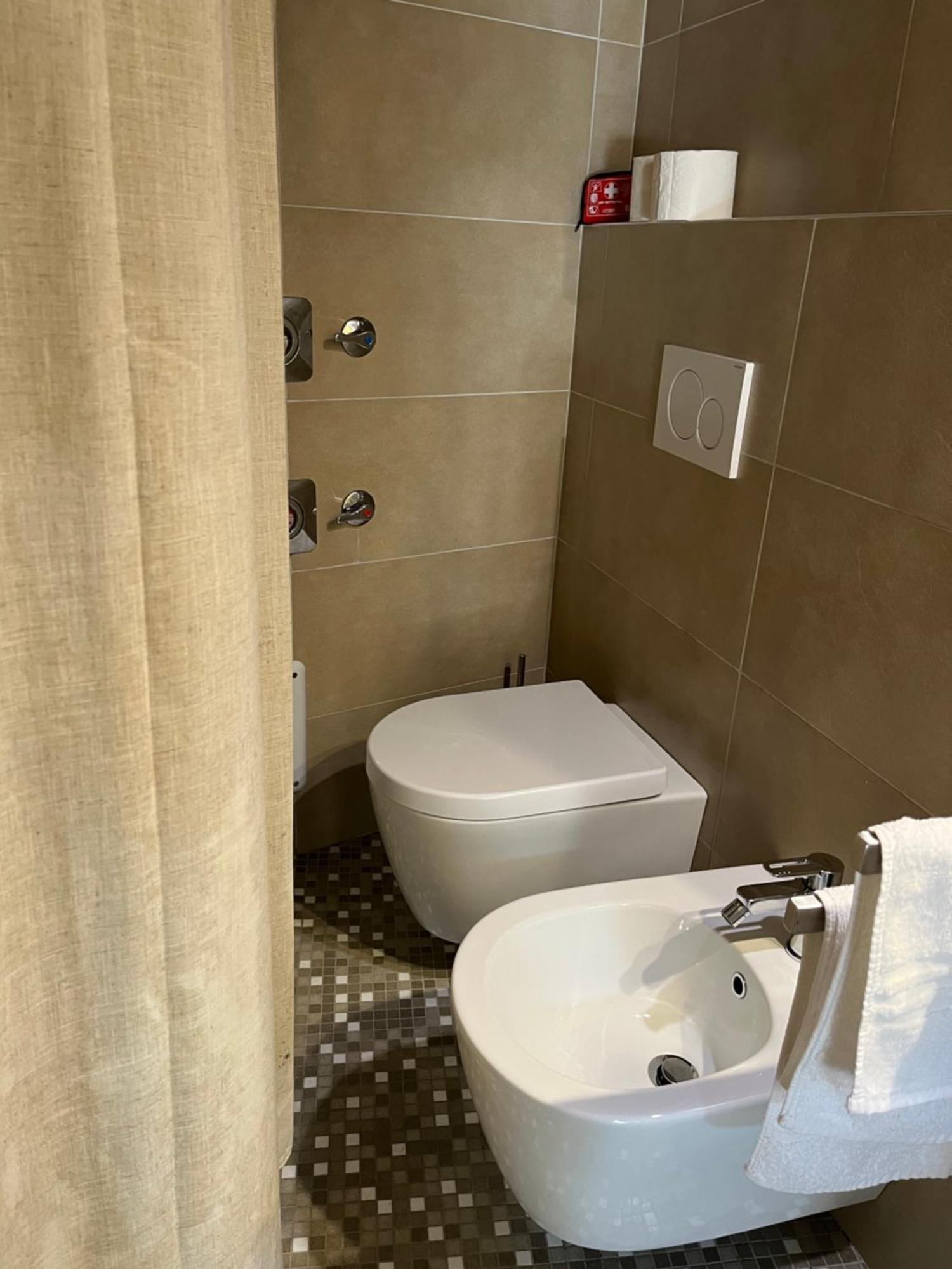 Ground Stone Apartment Bari Ngoại thất bức ảnh