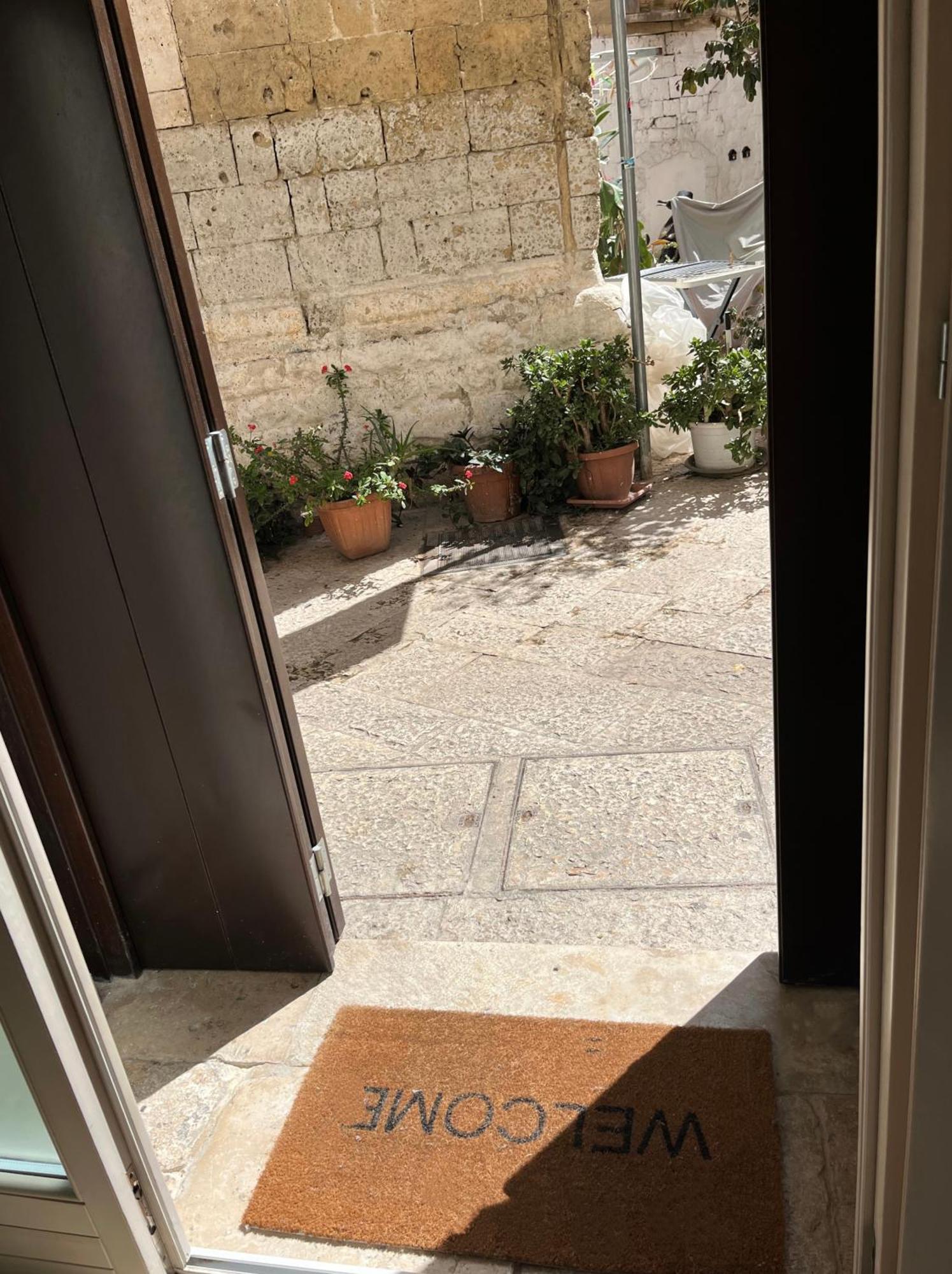 Ground Stone Apartment Bari Ngoại thất bức ảnh