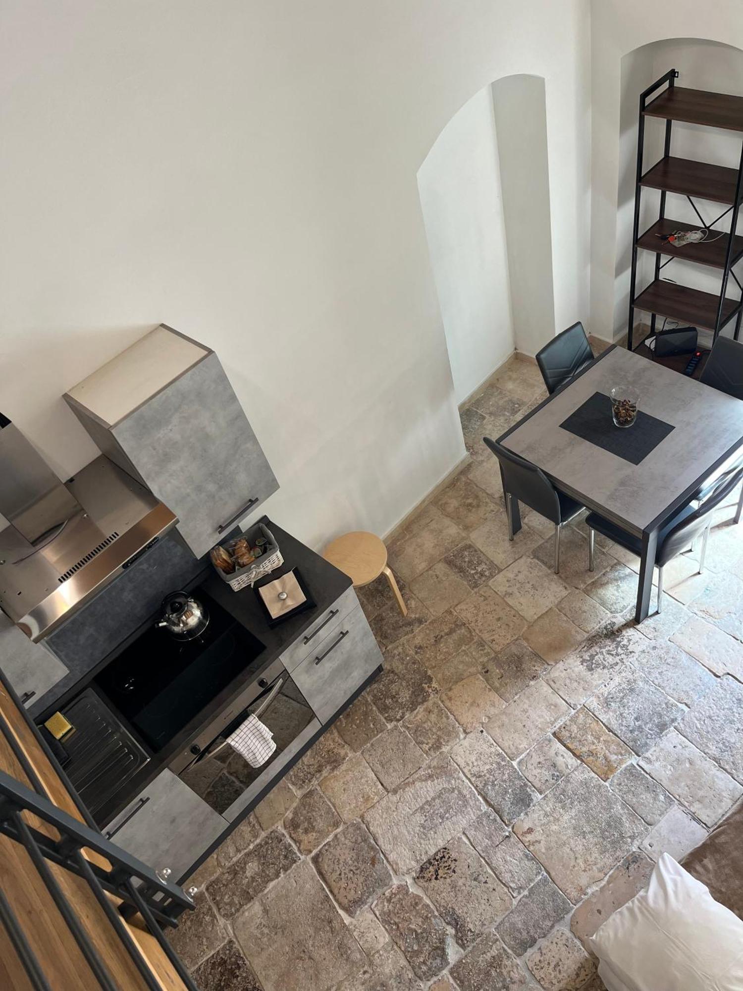 Ground Stone Apartment Bari Ngoại thất bức ảnh