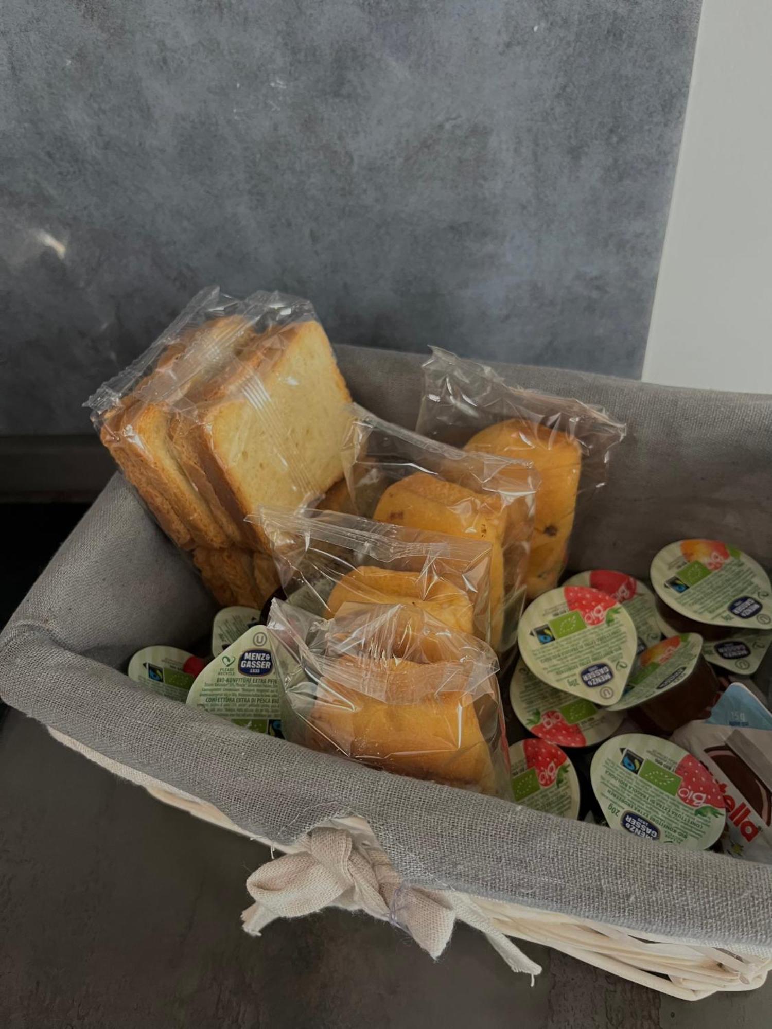 Ground Stone Apartment Bari Ngoại thất bức ảnh